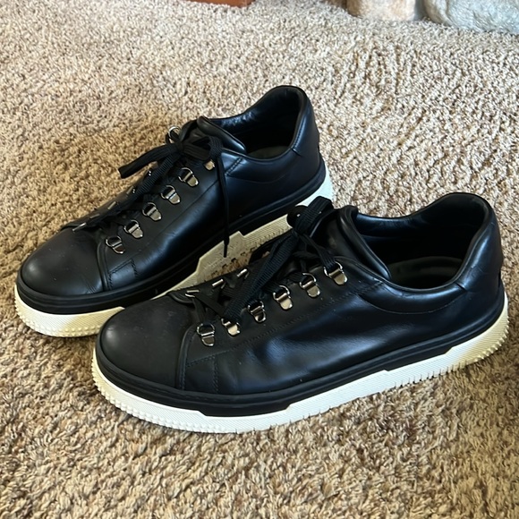 Black and white Valentino men’s sneakers - Picture 2 of 4